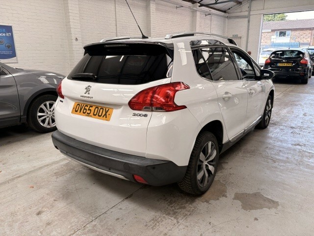 Peugeot 2008 1.6 Bluehdi Allure White #4