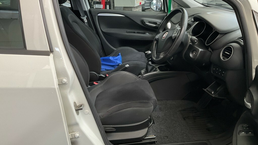 Fiat Punto 1.2 Easy Euro 6 White #7