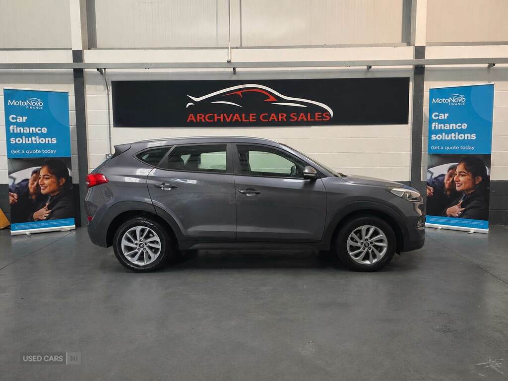 Hyundai Tucson 1.7 Crdi Blue Drive Se Nav 2Wd EY67WGV Grey #2
