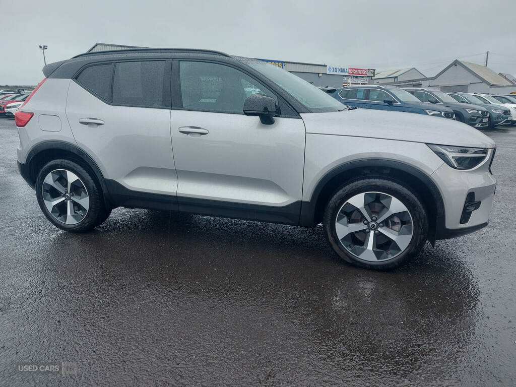 Volvo XC40 2.0 B4p Plus Dark SO74CZR Silver #2