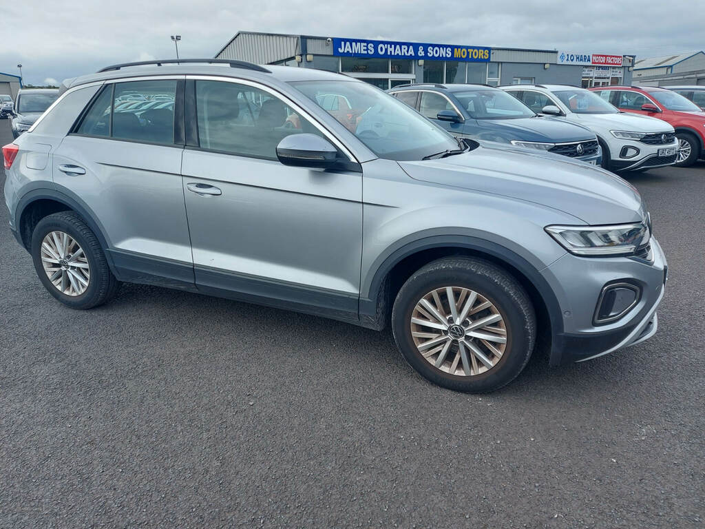 Volkswagen T-Roc 1.5 Tsi Life CV23VKE Silver #2