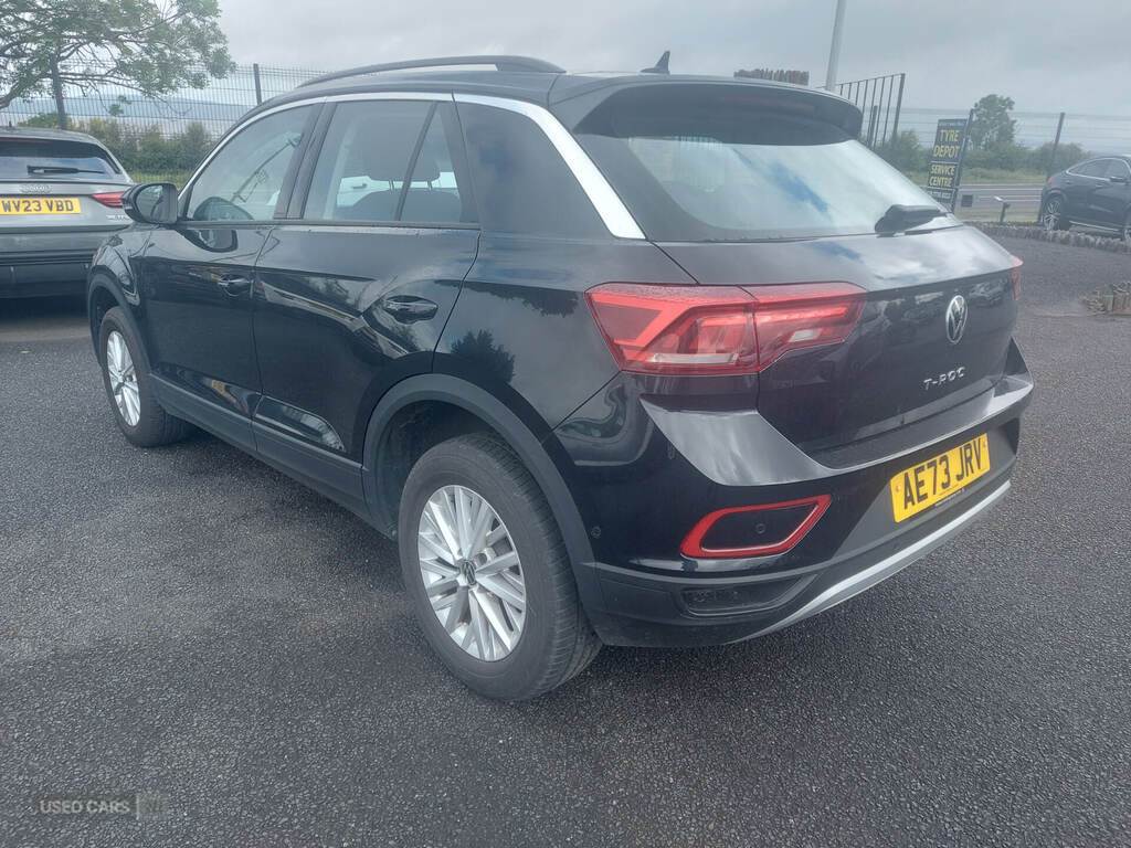 Volkswagen T-Roc 1.5 Tsi Life Dsg Black #4