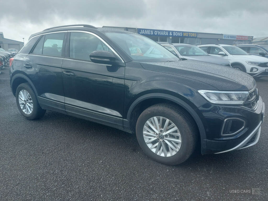 Volkswagen T-Roc 1.5 Tsi Life Dsg Black #2