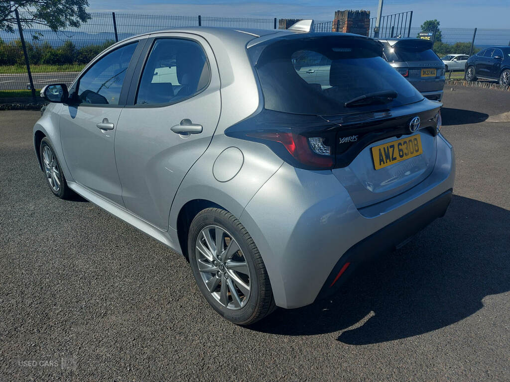 Toyota Yaris 1.5 Hybrid Icon Cvt AMZ6308 Silver #4