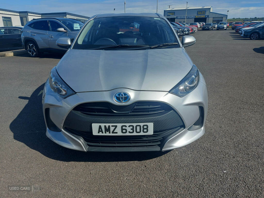 Toyota Yaris 1.5 Hybrid Icon Cvt AMZ6308 Silver #6