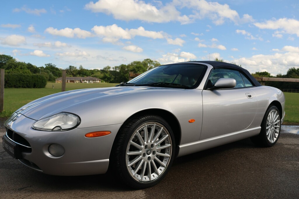 Jaguar XK8 4.2 S Silver #40