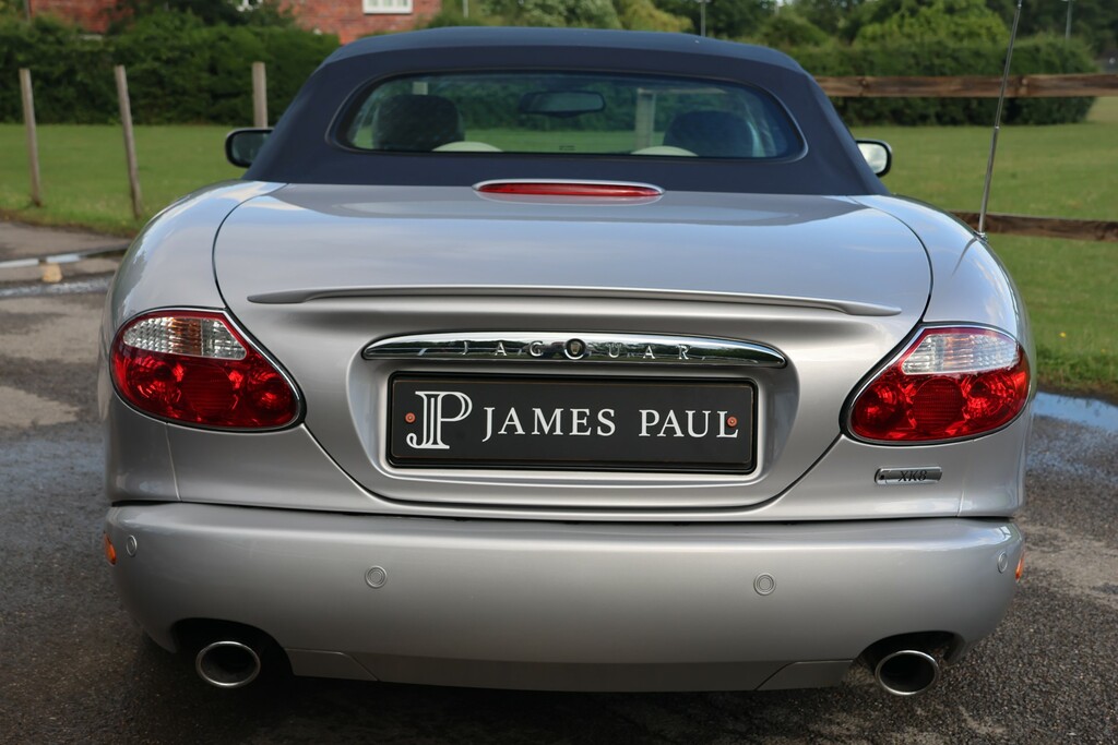 Jaguar XK8 4.2 S Silver #19