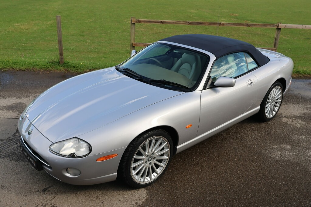 Jaguar XK8 4.2 S Silver #7