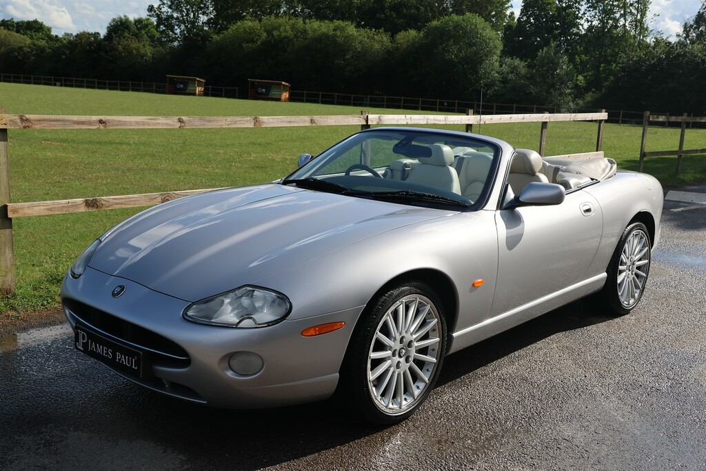 Jaguar XK8 4.2 S Silver #26