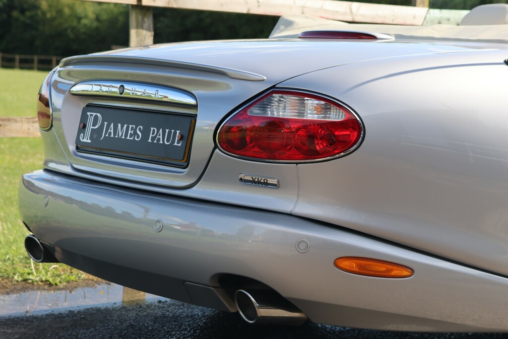 Jaguar XK8 4.2 S Silver #13