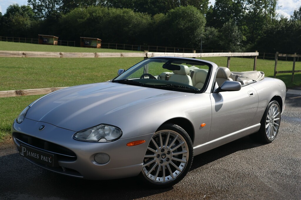 Jaguar XK8 4.2 S Silver #11