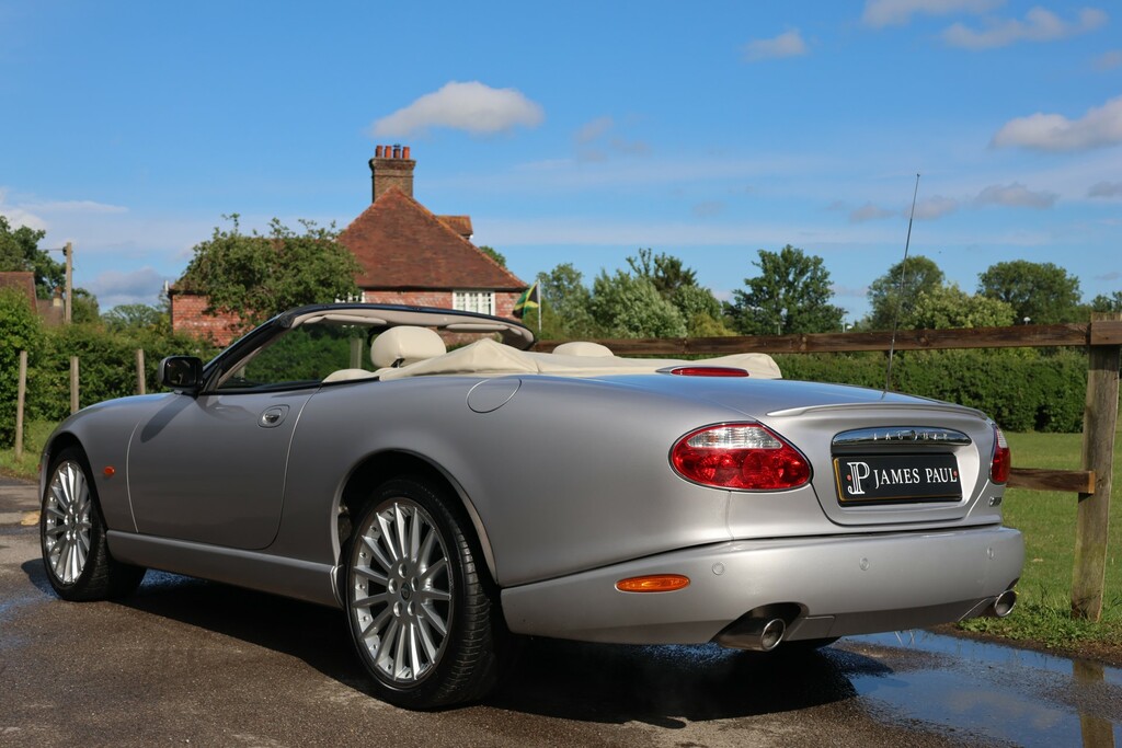 Jaguar XK8 4.2 S Silver #12