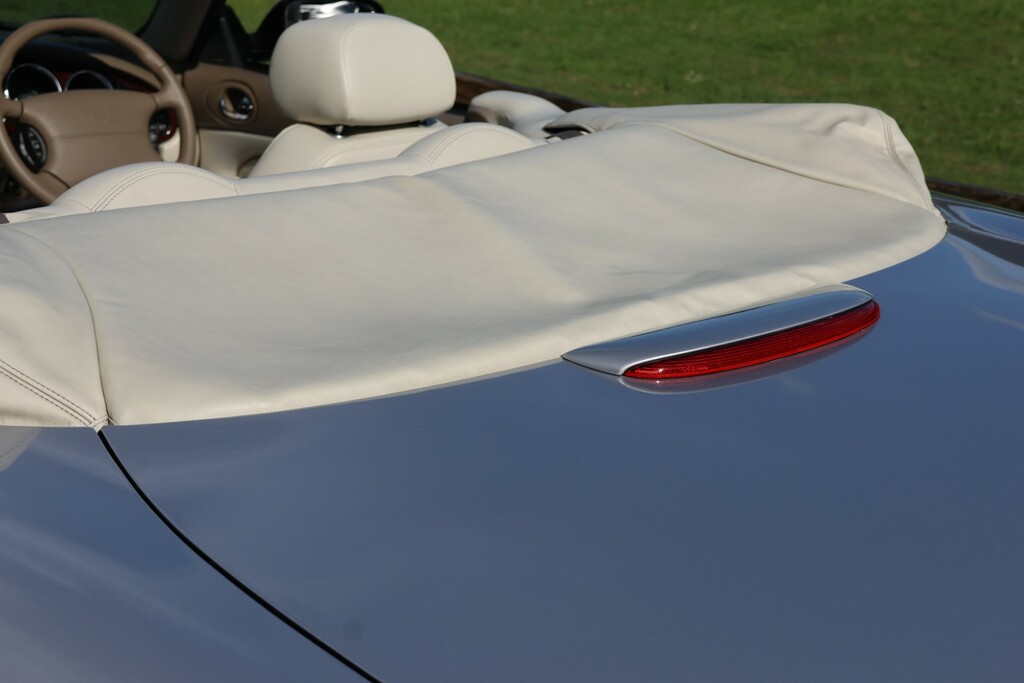 Jaguar XK8 4.2 S Silver #27