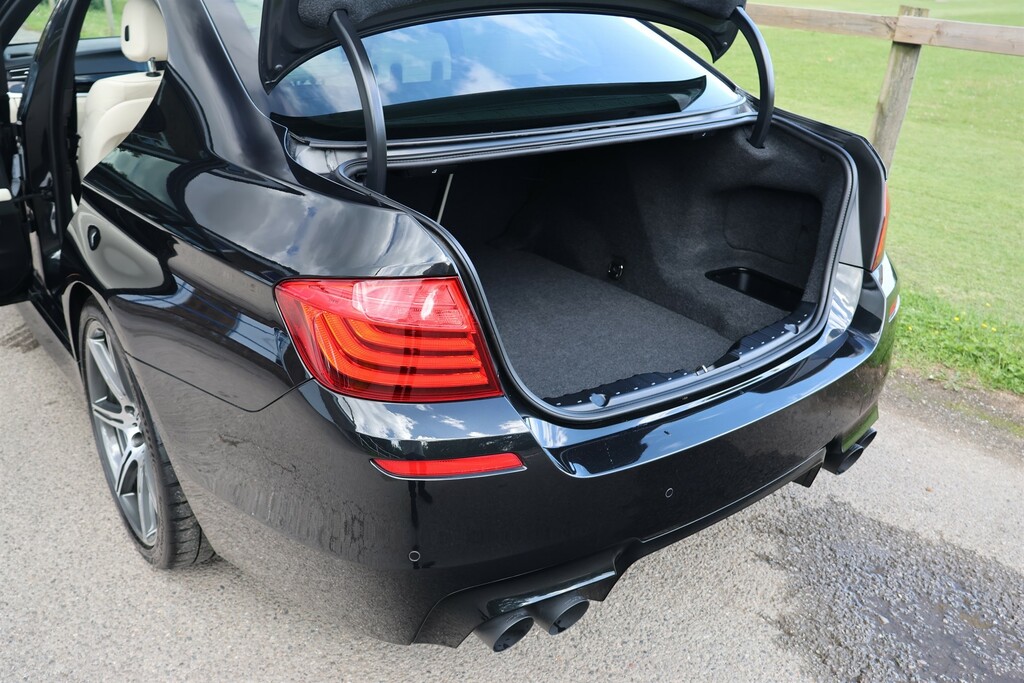 BMW M5 Saloon Competition Packsoft Close Doorshudhk So Black #19