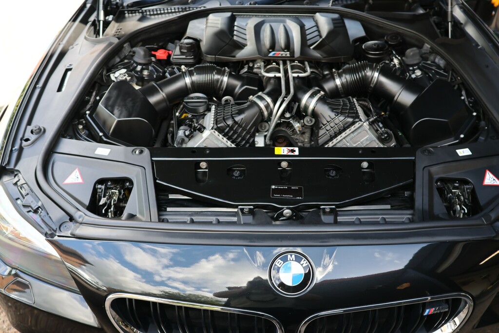 BMW M5 Saloon Competition Packsoft Close Doorshudhk So Black #43