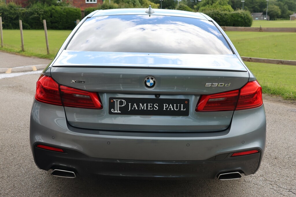 BMW 5 Series Se Grey #10