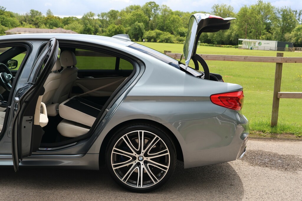 BMW 5 Series Se Grey #23