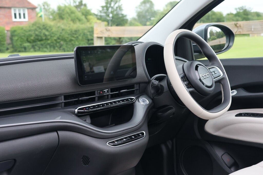 Fiat 500E Icon Green #24