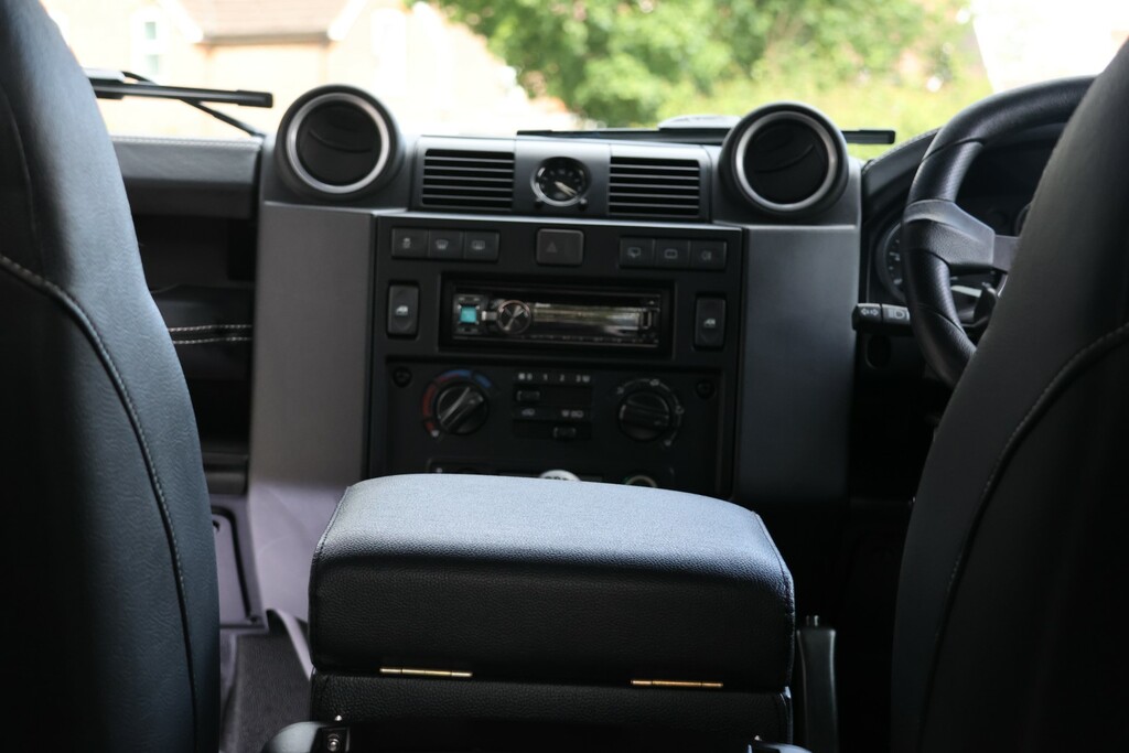 Land Rover Defender 90 Blue Blue #37