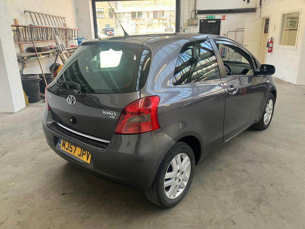 Toyota Yaris 1.3 Vvt-i Tr Grey #4
