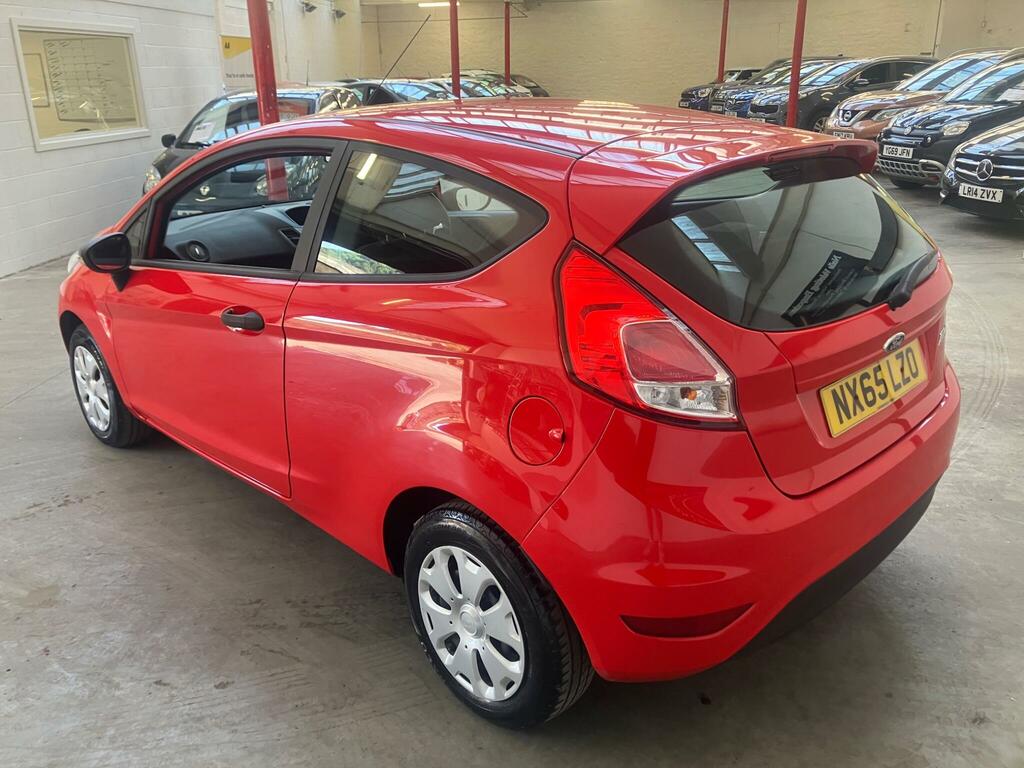 Ford Fiesta 1.25 Studio Euro 5 Red #4