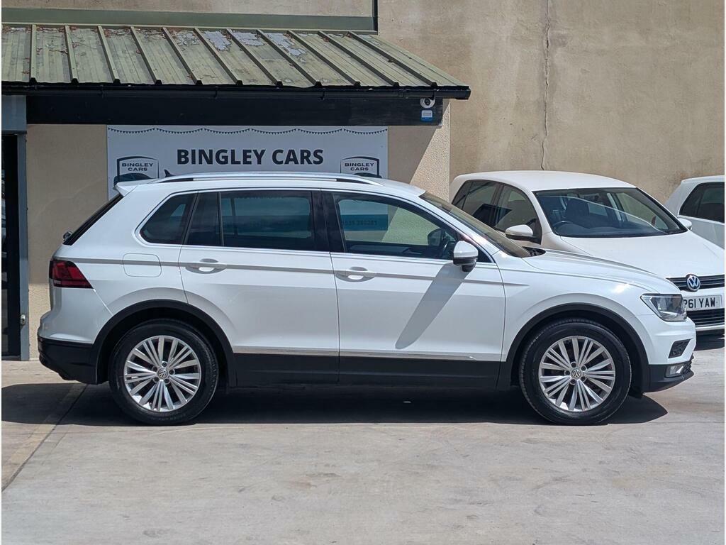 Volkswagen Tiguan Suv White #7