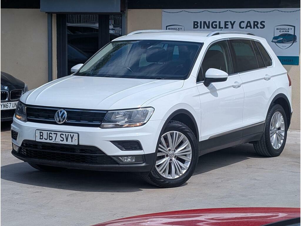 Volkswagen Tiguan Suv White #1