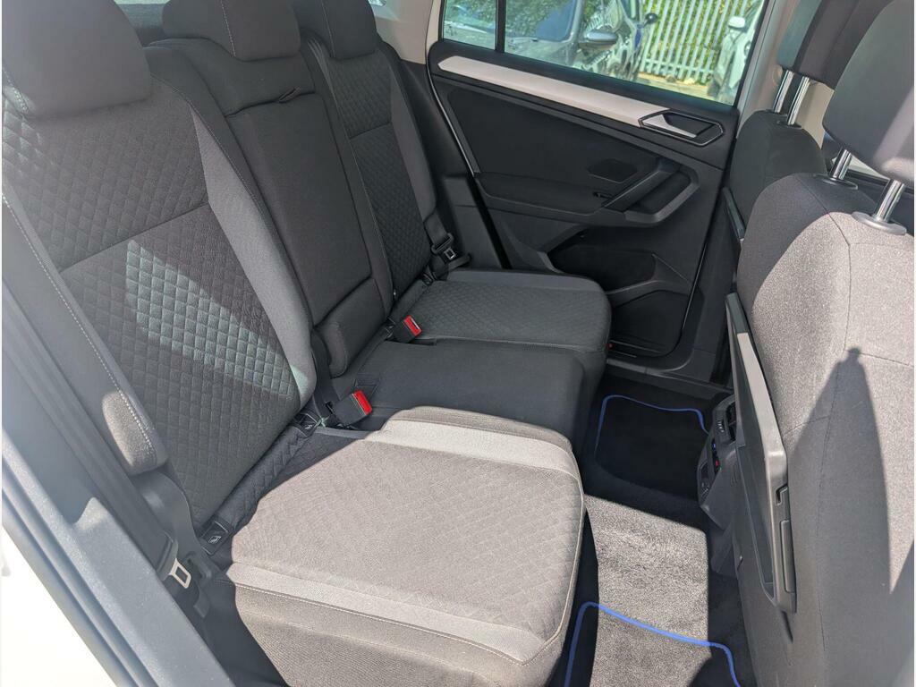 Volkswagen Tiguan Suv White #17