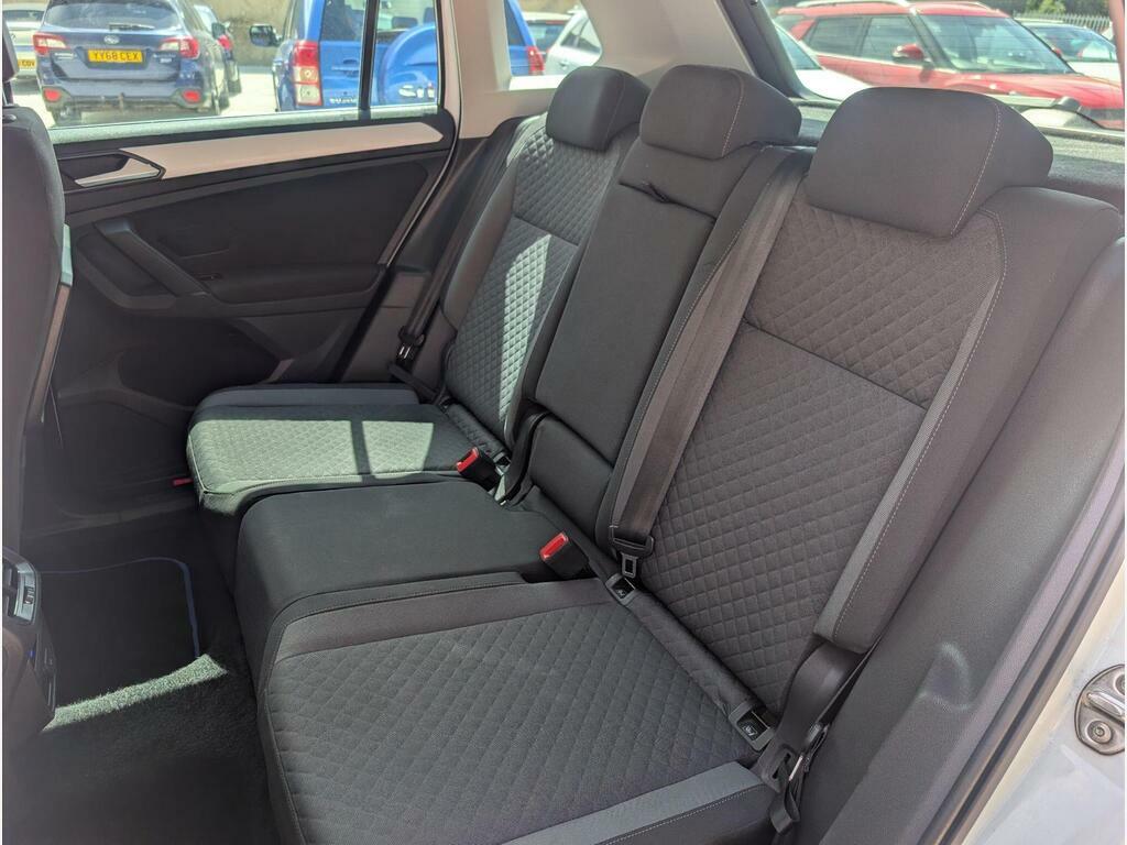 Volkswagen Tiguan Suv White #18