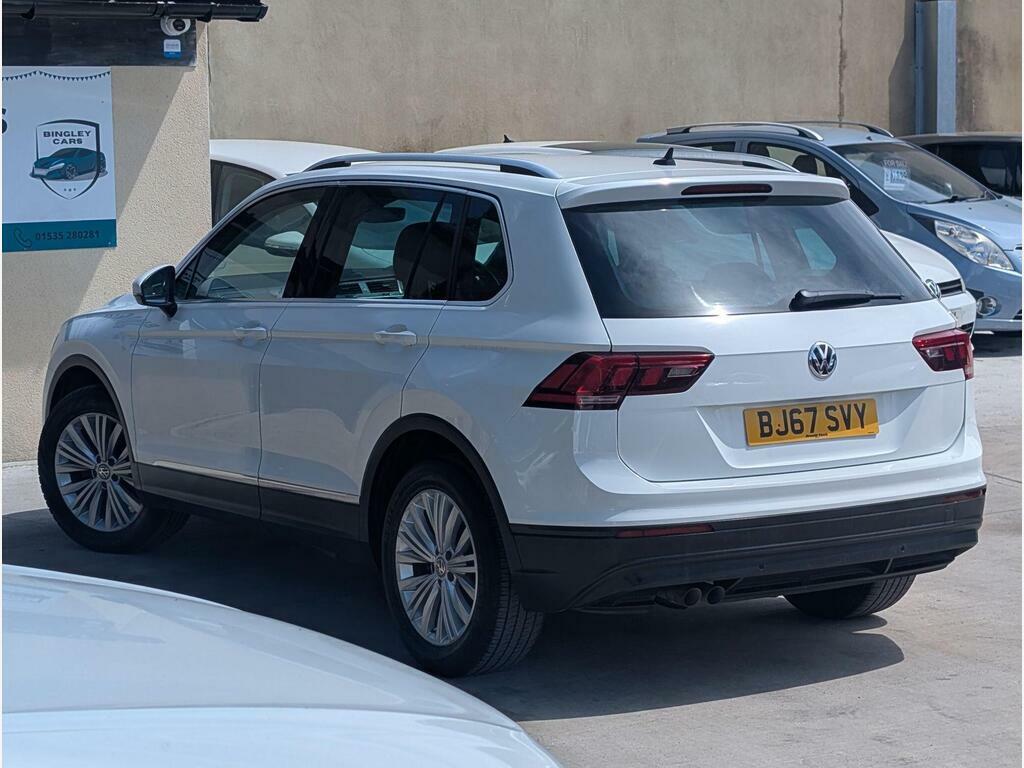Volkswagen Tiguan Suv White #3