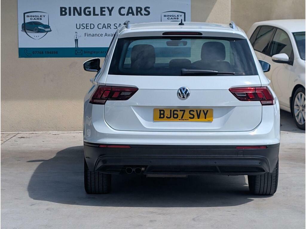 Volkswagen Tiguan Suv White #5