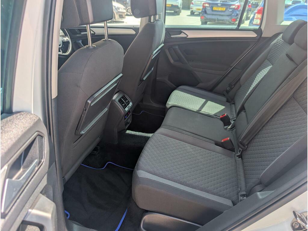 Volkswagen Tiguan Suv White #15