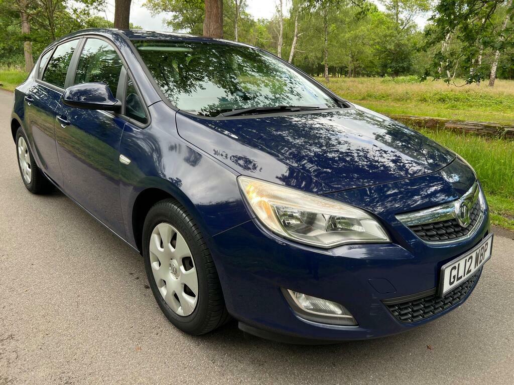 Vauxhall Astra 1.6 16V Exclusiv Euro 5 Blue #3