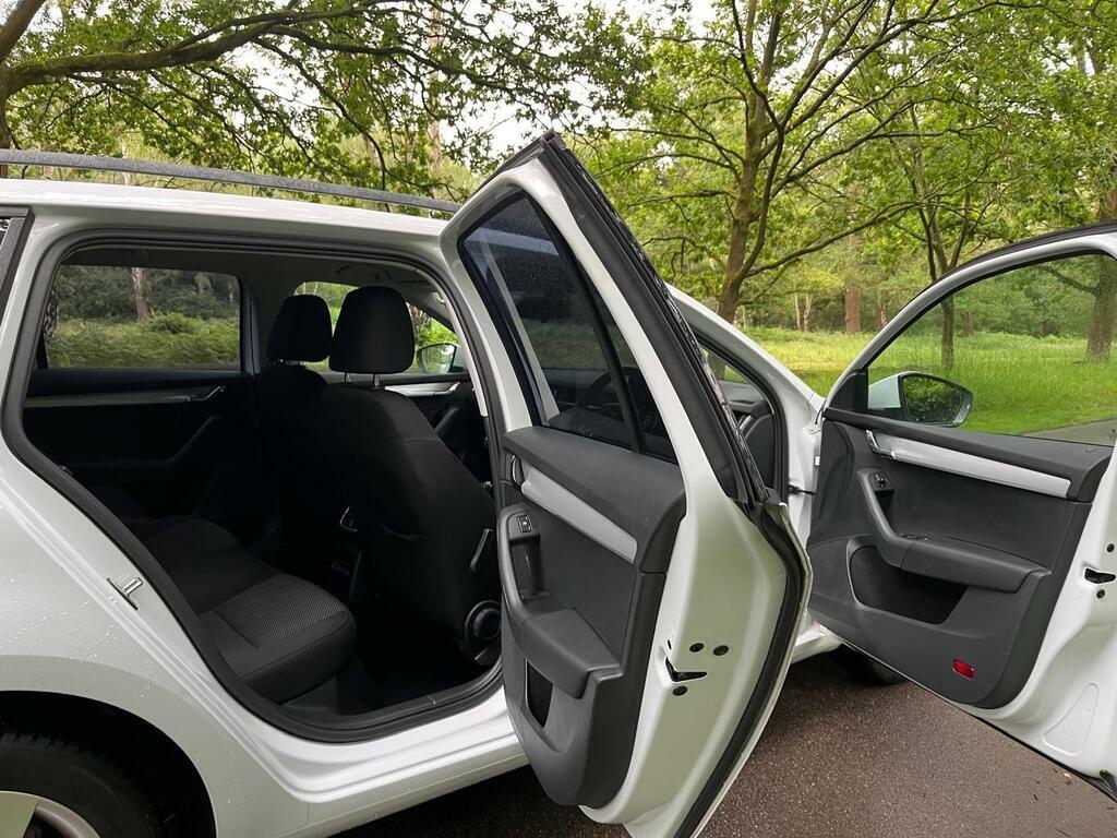 Skoda Octavia Hatchback Grey #15