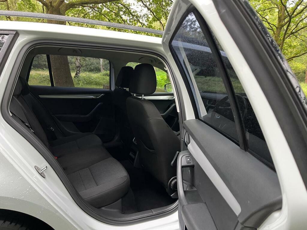 Skoda Octavia Hatchback Grey #16