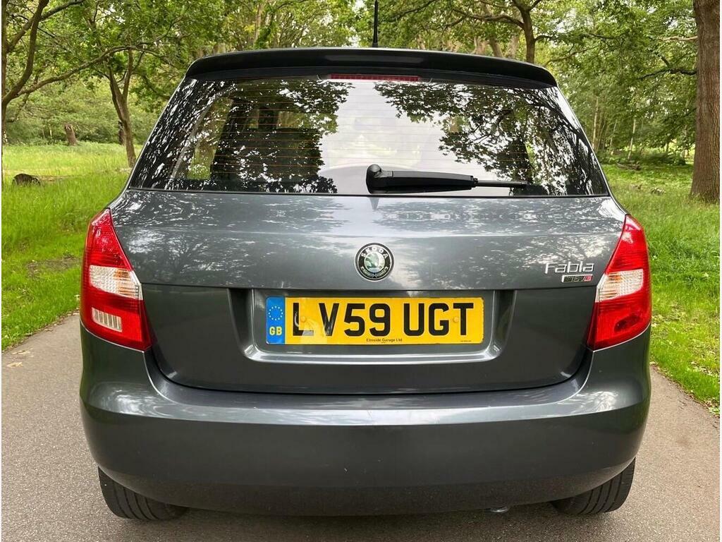 Skoda Fabia 1.6 16V 1 Tiptronic Grey #5