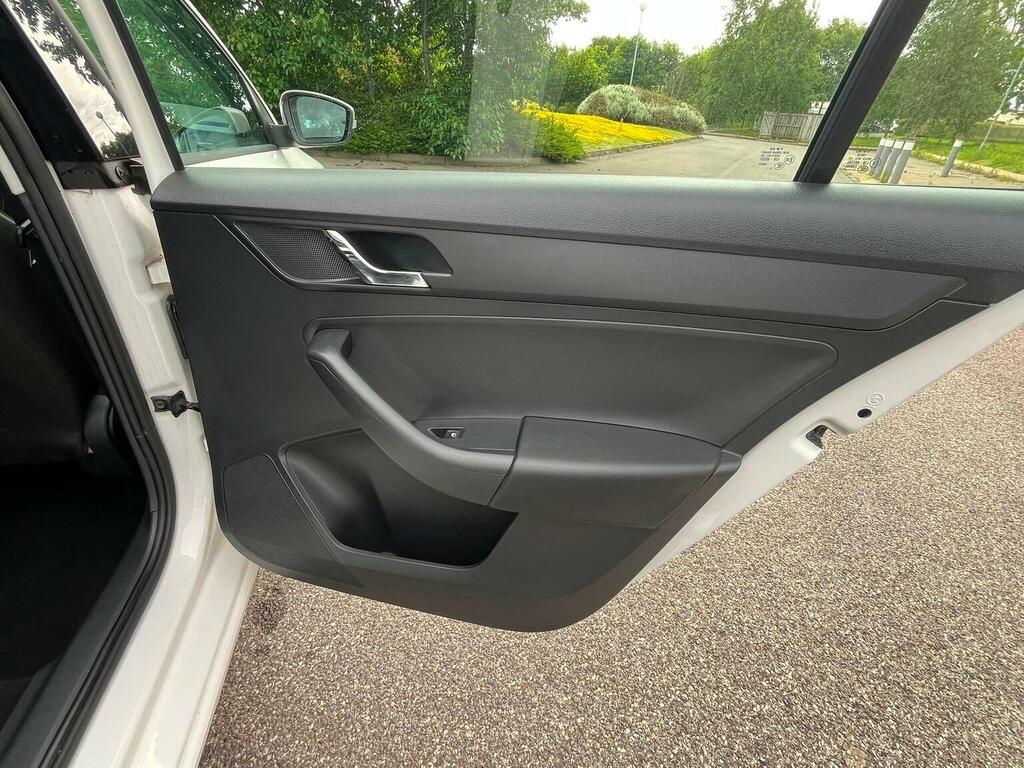 Skoda Rapid Rapid Spaceback Se Tech Tsi Black #32