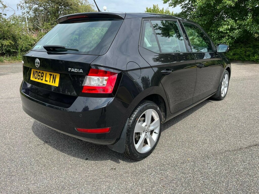 Skoda Fabia 1.0 Tsi Colour Edition White #11