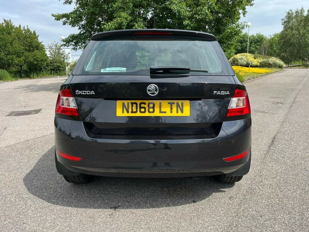Skoda Fabia 1.0 Tsi Colour Edition White #10
