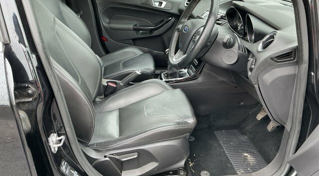 Ford Fiesta 1.0T Ecoboost Titanium Hatchback DK65ODE Black #2