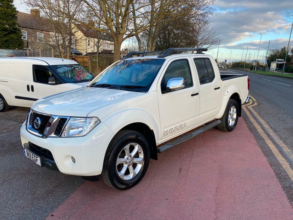 Nissan Navara Double Cab Pick Up Tekna 2.5Dci 190 4Wd White #2