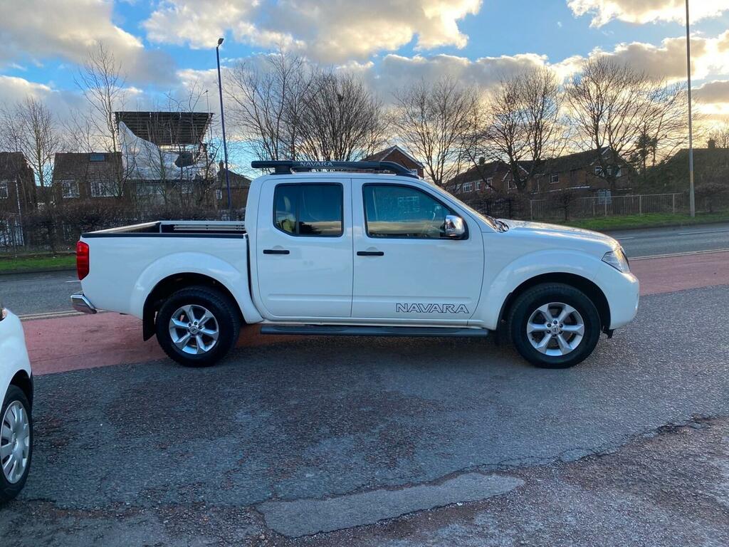 Nissan Navara Double Cab Pick Up Tekna 2.5Dci 190 4Wd White #6