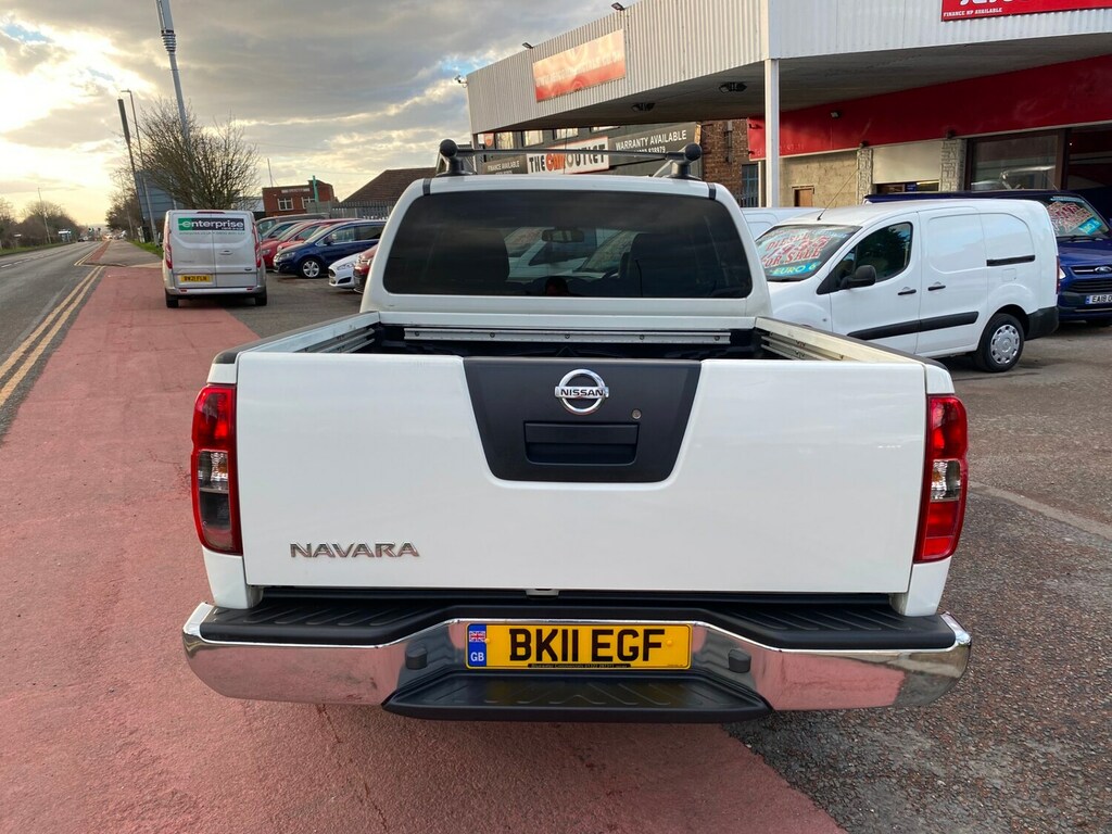 Nissan Navara Double Cab Pick Up Tekna 2.5Dci 190 4Wd White #5