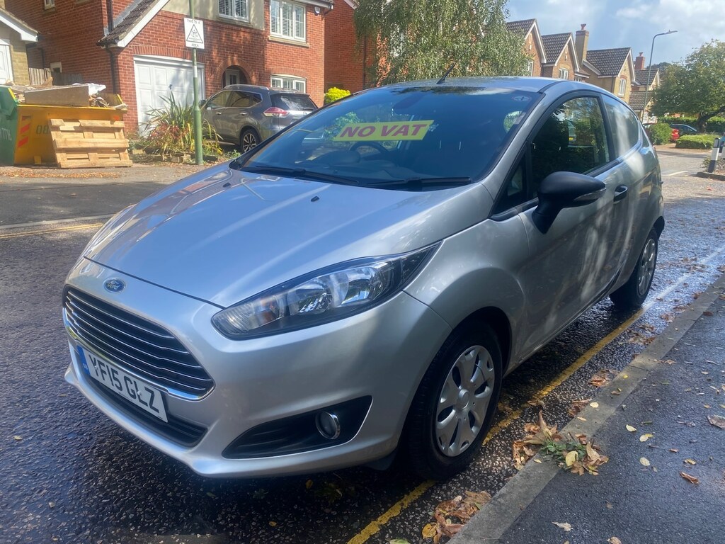 Ford Fiesta 1.6 Tdci Econetic Van YF15GLZ Silver #2