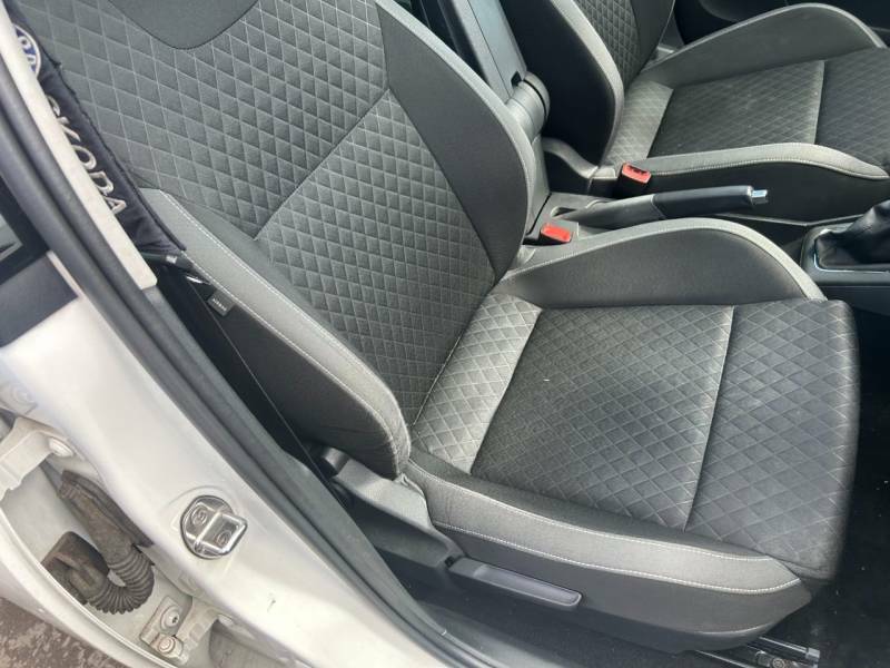 Skoda Rapid Spaceback 2015 Skoda Rapid 1.2 Spaceback Se Tech Tsi 105 Silver #9