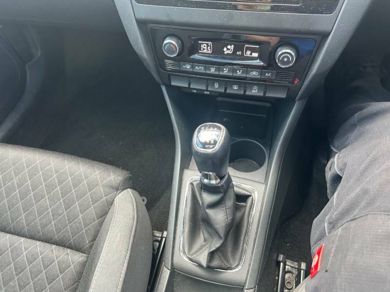 Skoda Rapid Spaceback 2015 Skoda Rapid 1.2 Spaceback Se Tech Tsi 105 Silver #13