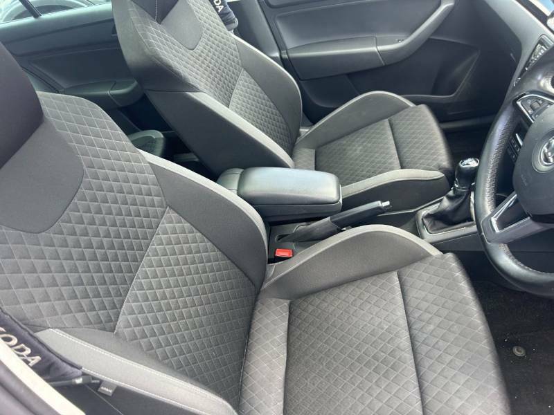Skoda Rapid Spaceback 2015 Skoda Rapid 1.2 Spaceback Se Tech Tsi 105 Silver #14