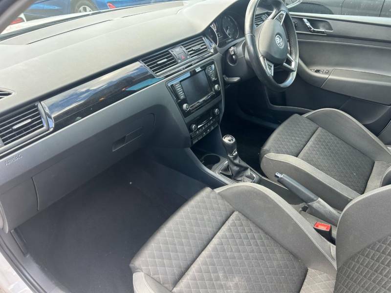Skoda Rapid Spaceback 2015 Skoda Rapid 1.2 Spaceback Se Tech Tsi 105 Silver #7