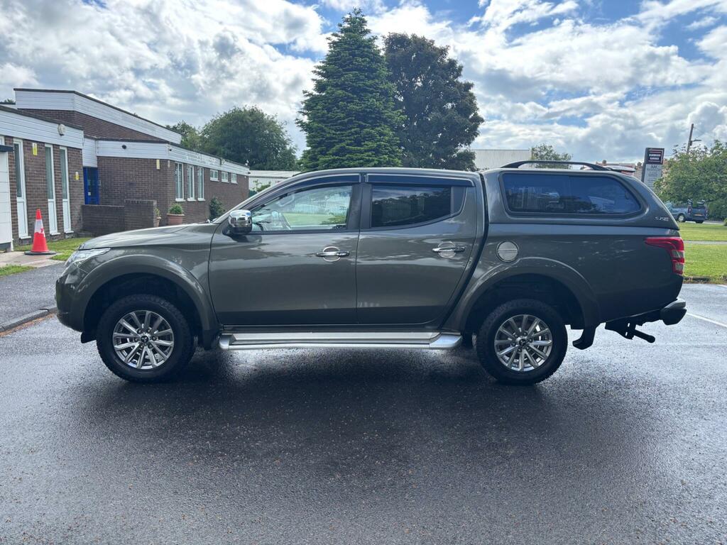 Mitsubishi L200 2.4 Di-d Dc Barbarian 4Wd Euro 6 Green #4