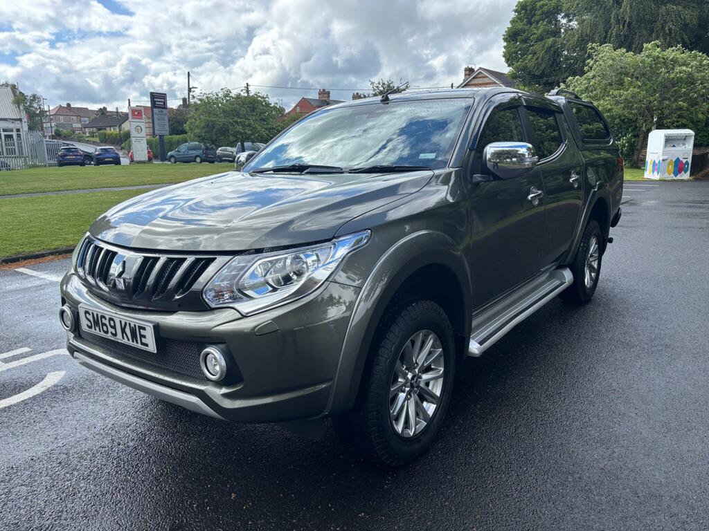 Mitsubishi L200 2.4 Di-d Dc Barbarian 4Wd Euro 6 Green #3